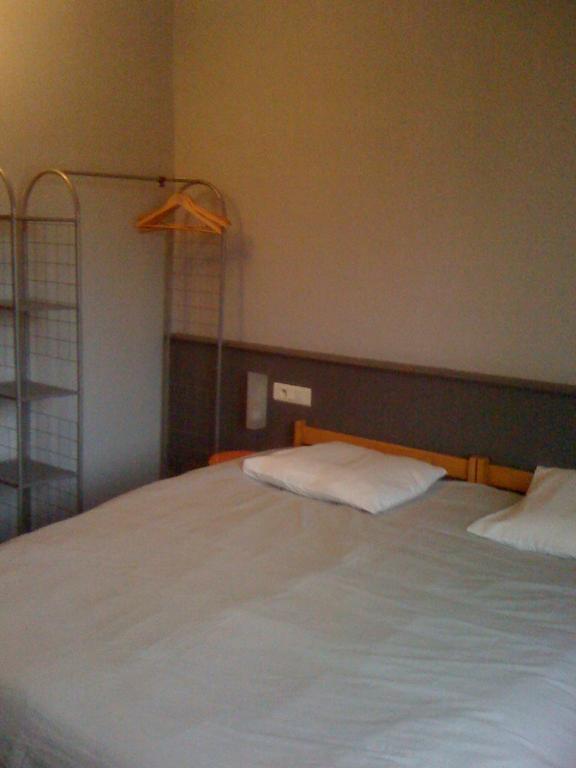 Pension Hotel Restaurant De La Place Voujeaucourt Room photo
